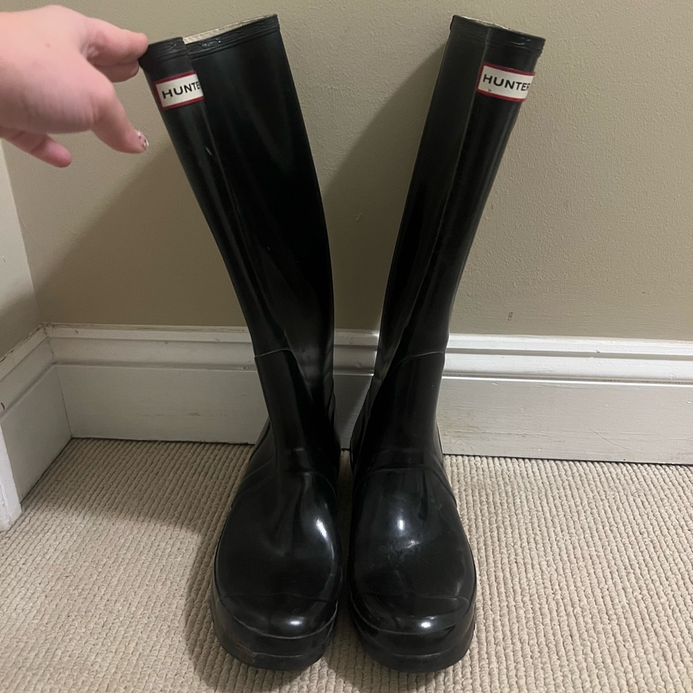 Hunter Women’s Original Tall Gloss Rain Boots